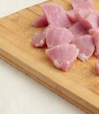 Recette: Porc avec poivre bulgare dans la sauce soja - ragoût